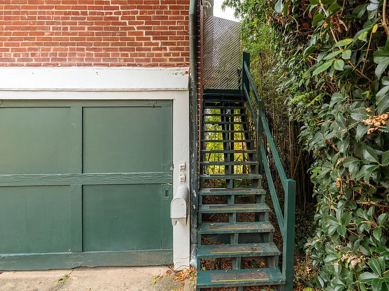 3503 Seminary Ave — Photo 4