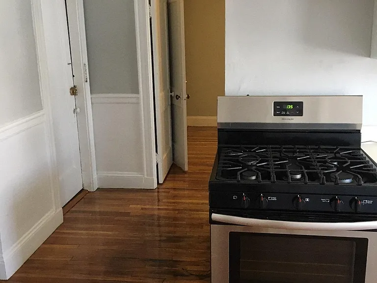 38 Boynton St #6 — Photo 10