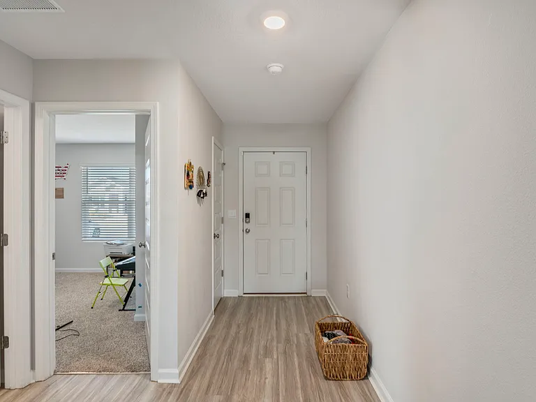 4735 Airmen Dr — Photo 12