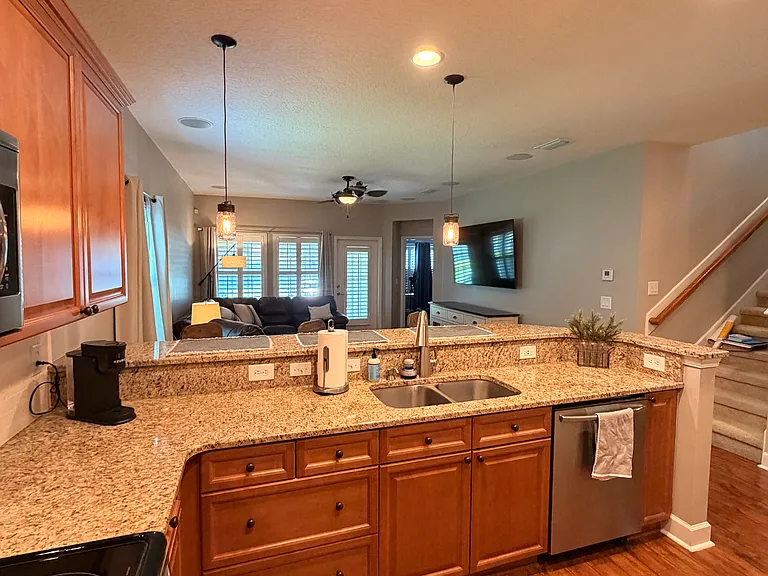 6408 Lavenhorn Ct — Photo 9