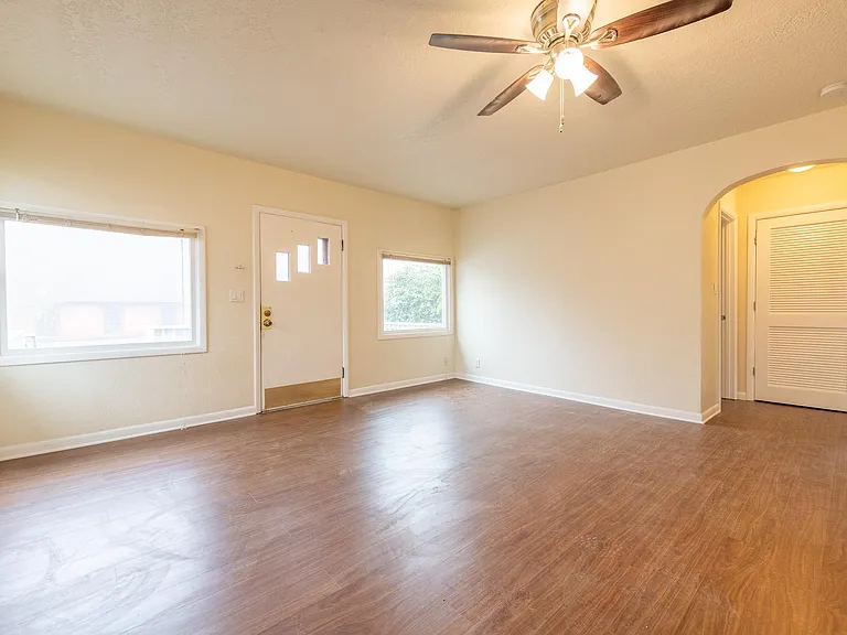11130 NE Knott St — Photo 9