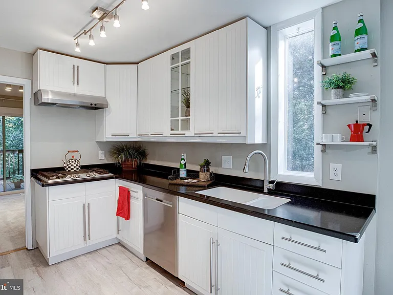 12303 Mulberry Ct — Photo 17
