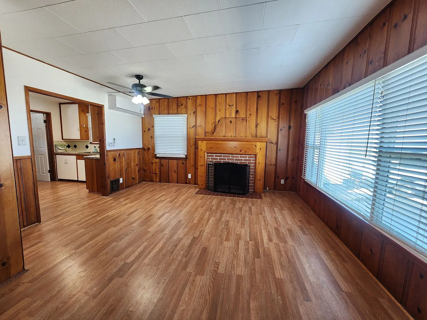 Fantastic 2 Bedroom home rent ready — Photo 4