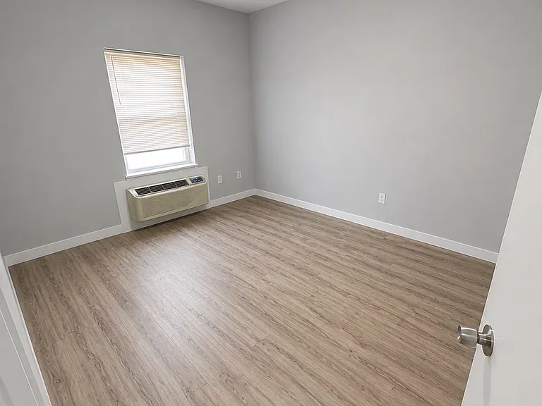 145 Hamilton Ave — Photo 6