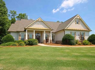 118 Silverbell Ln, Sharpsburg, GA 30277