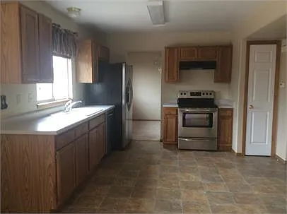 4 bed, 2.5 bath, 1868 sqft, $2,195 — Photo 3