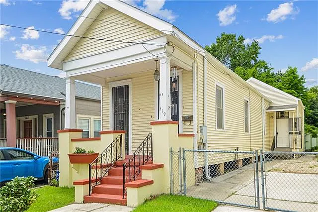 2 bed, 1.0 bath, 1156 sqft, $2,200 — Photo 2