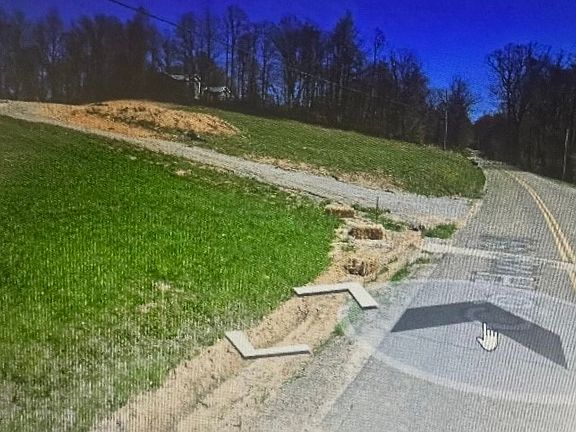4th image of 2195 Dietz Ln