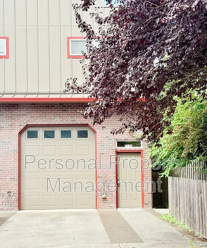 2 bed, 1.0 bath, 1360 sqft, $1,695 — Photo 1