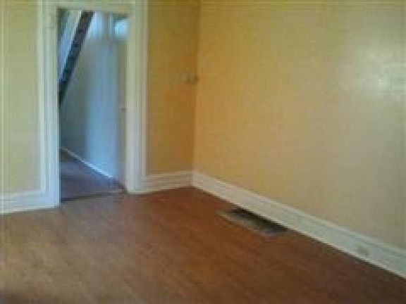 2nd image of 2223 Chippewa St