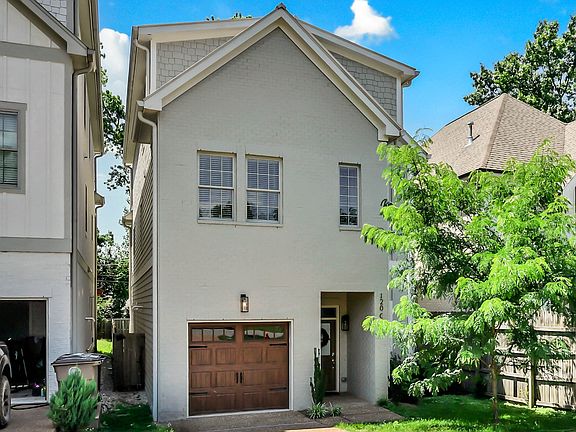 3rd image of 120C Lincoln Ct