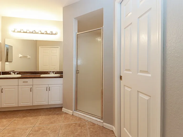 800 SW 8th Pl — Photo 9