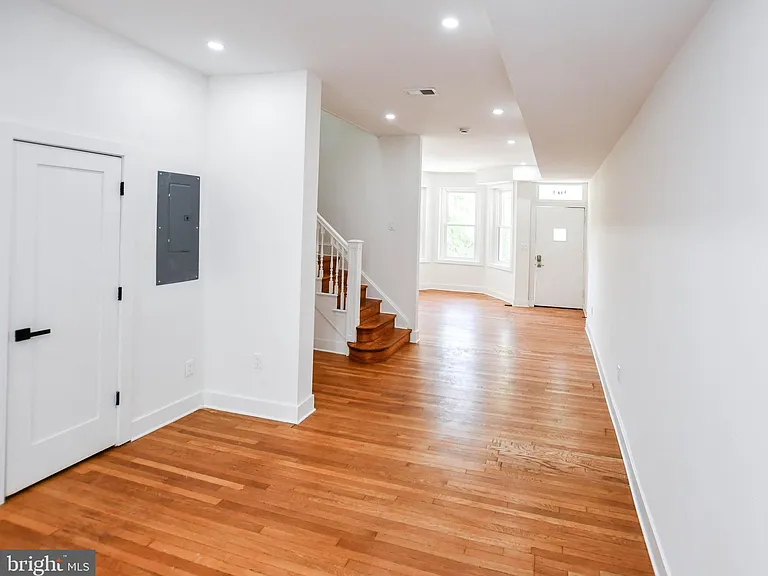 104 R St NE #A — Photo 8