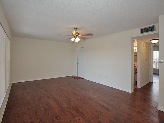 3rd image of 1010 Plantation Dr APT A3