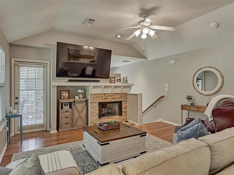 87 Woodlily Pl — Photo 1