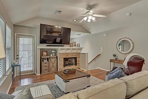 87 Woodlily Pl Photo 1