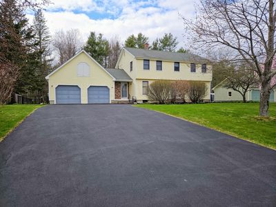 10 Constitution Avenue, Hampden, ME, 04444