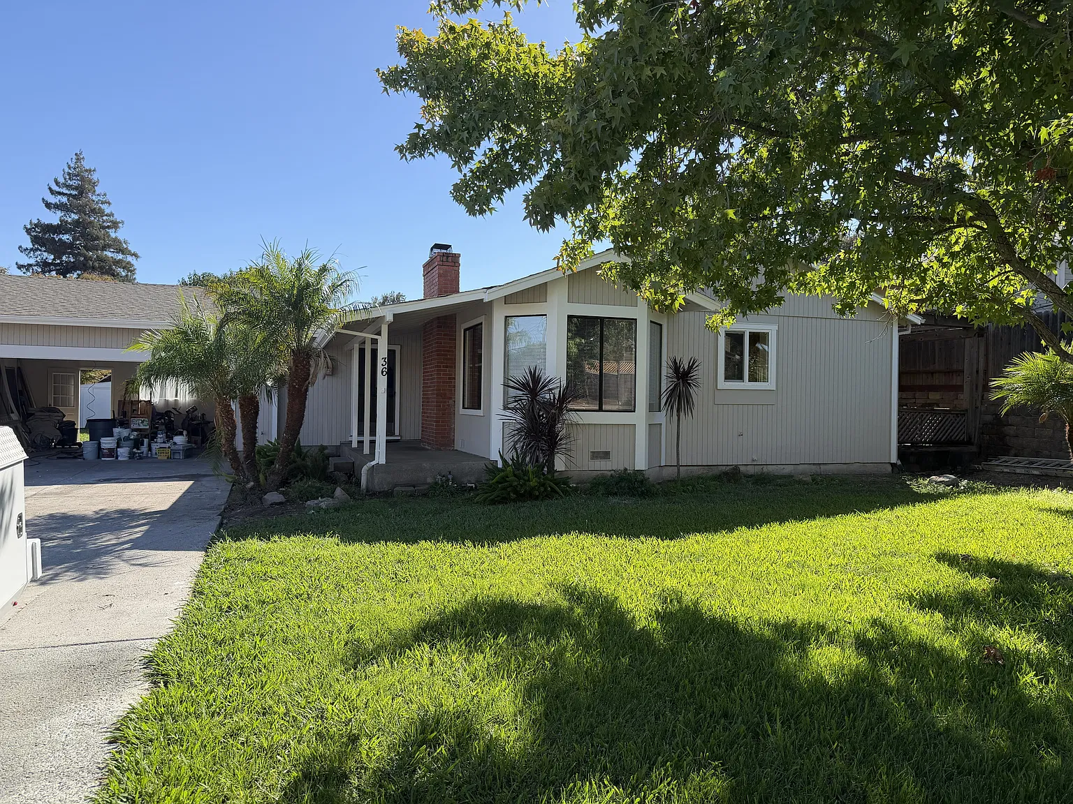 3 bed, 1359 sqft, $3,600 — Photo 2