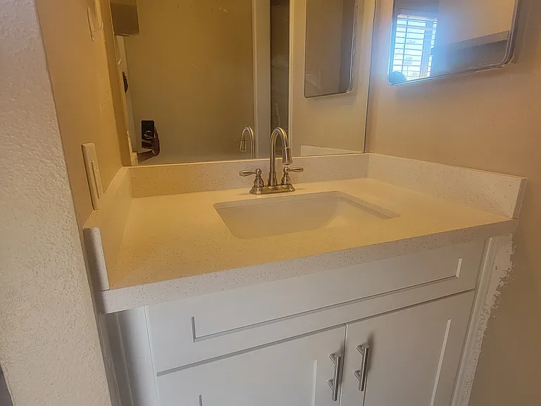 Ensuite Vanity Room #2