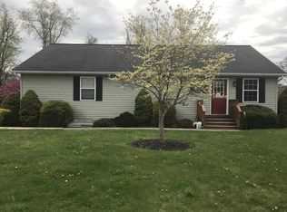 21 Pond Rd, Elizaville, NY 12523