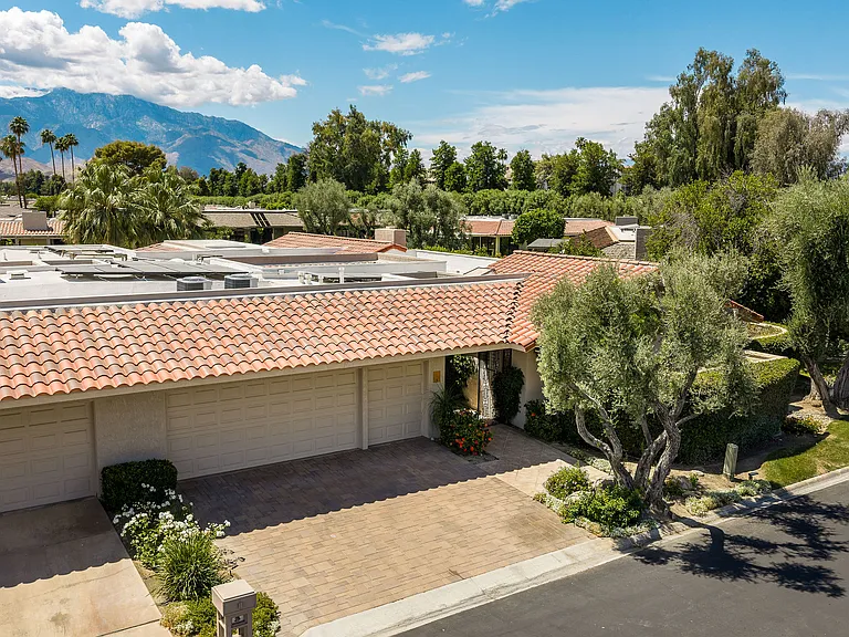 5 Stanford Dr — Photo 88