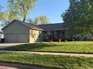 302 E Jefferson St, Elk Point, SD 57025