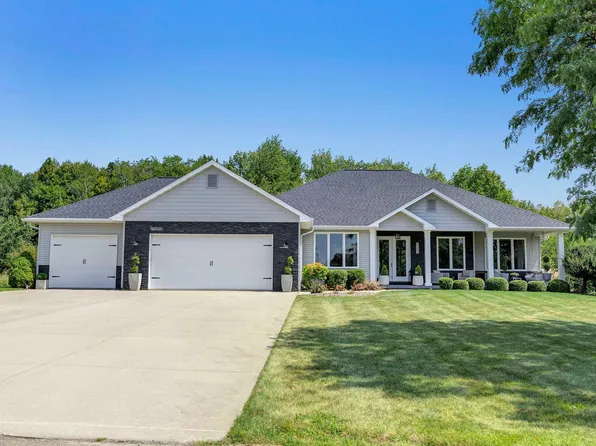 W7516 Molly Marie Ct, Greenville, WI 54942