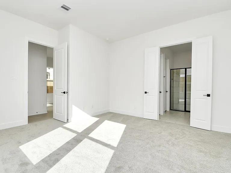 4352 Avron Dr — Photo 16