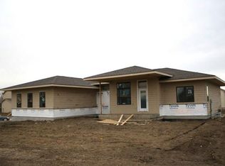 16871 Prairie Dr, Clive, IA 50325