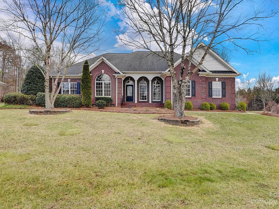 1st image of 1702 Cypress Ct