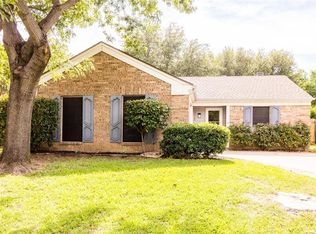 7113 Shadow Bend Dr, Fort Worth, TX 76137