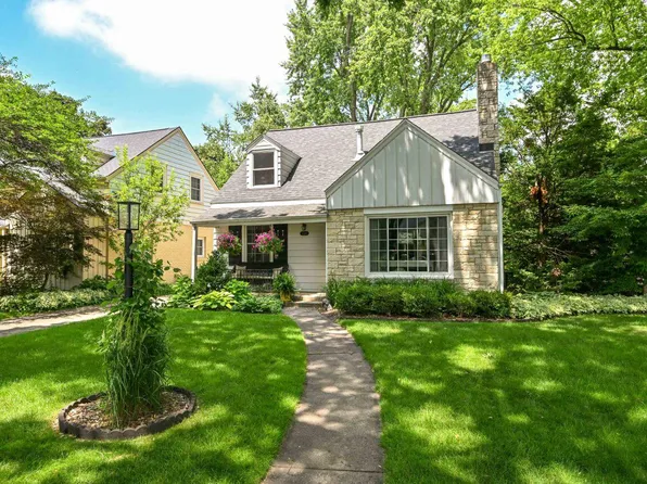 9326 Beverly PLACE, Wauwatosa, WI 53226