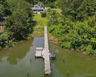 69 Light Keeper Ln, Hallieford, VA, 23068