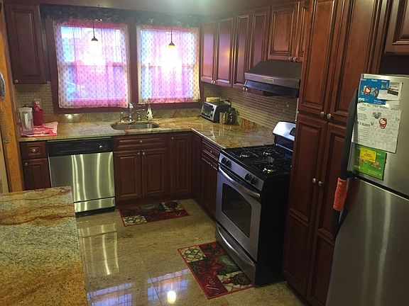 4th image of 170 Winham Ave #A