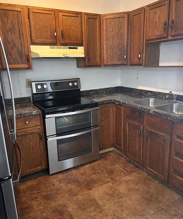 469 Clinton Ave #2