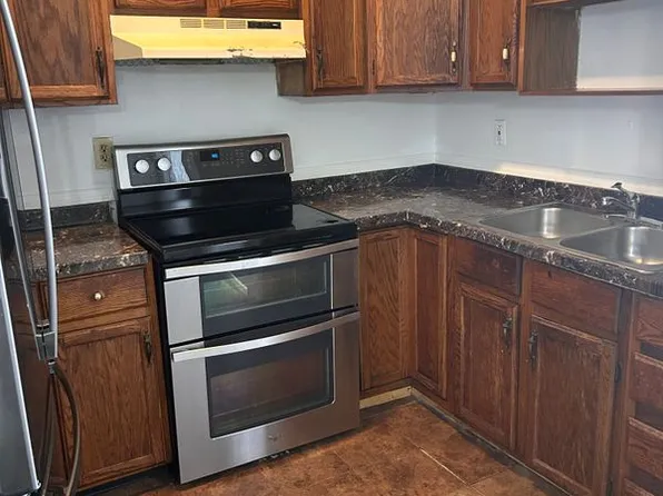469 Clinton Ave, Albany, NY