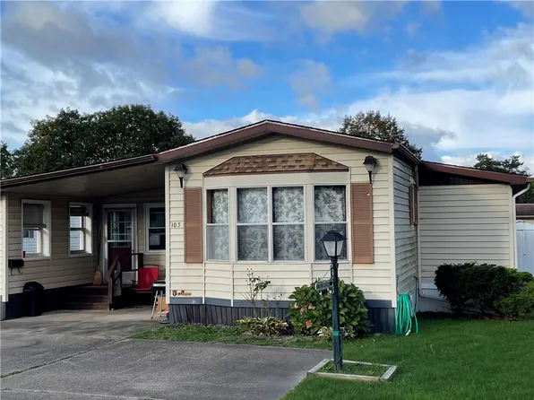 103 Lakewood Vlg, Medina, NY 14103