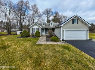 23 Sarah Ct, Albany, NY 12205