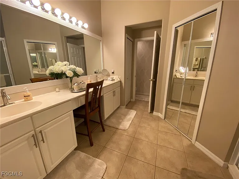 10063 Majestic Ave — Photo 16