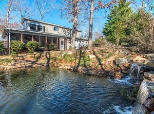 241 Rabbits Pl, Lake Lure, NC 28746