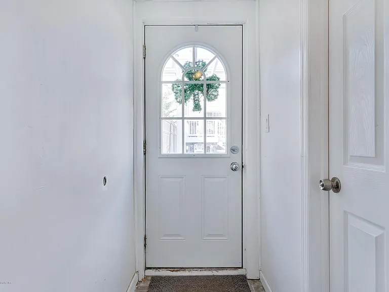 511 8th Ave #REAR — Photo 2