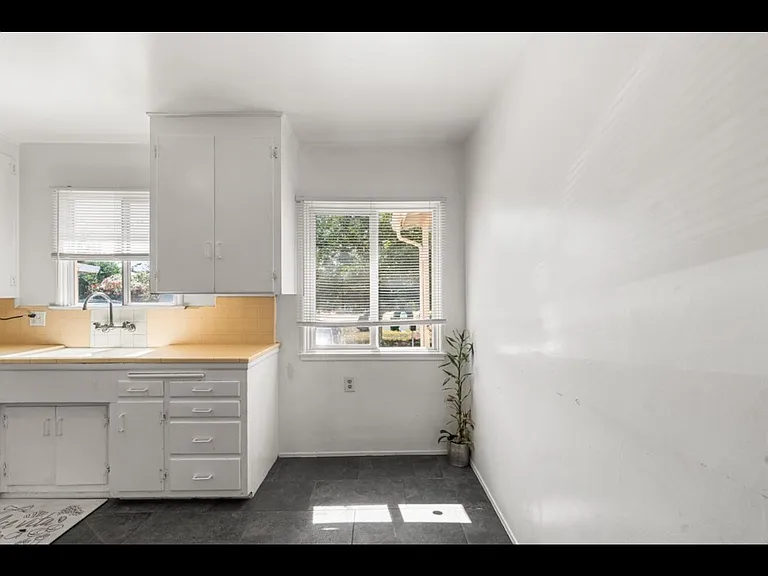 44246 Foxton Ave — Photo 4
