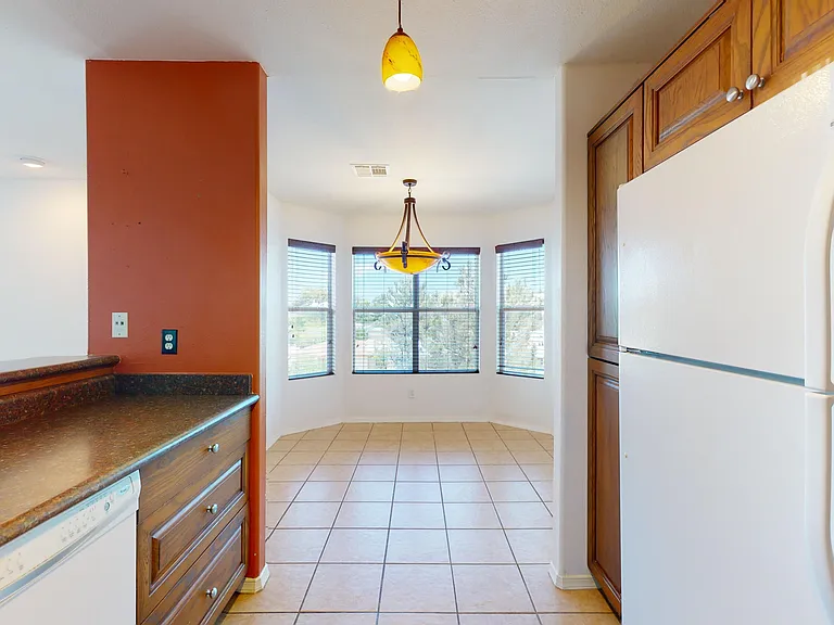 6256 Escondido Dr — Photo 10