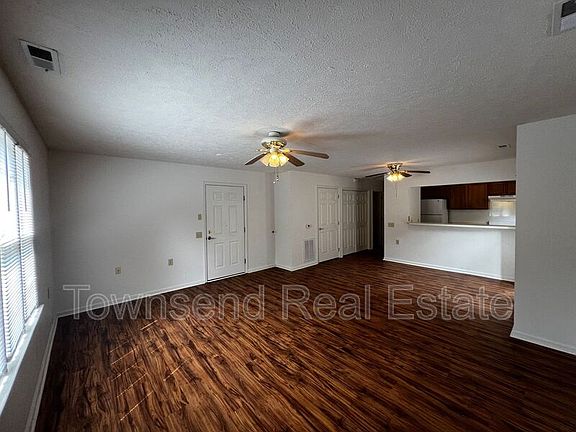 2nd image of 1009-2 Ancestry Dr