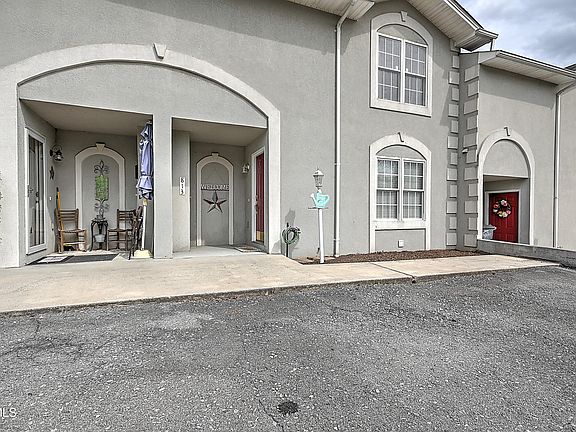 3rd image of 813 Fain Ave #6