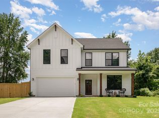 9615 Riviera Dr, Sherrills Ford, NC 28673