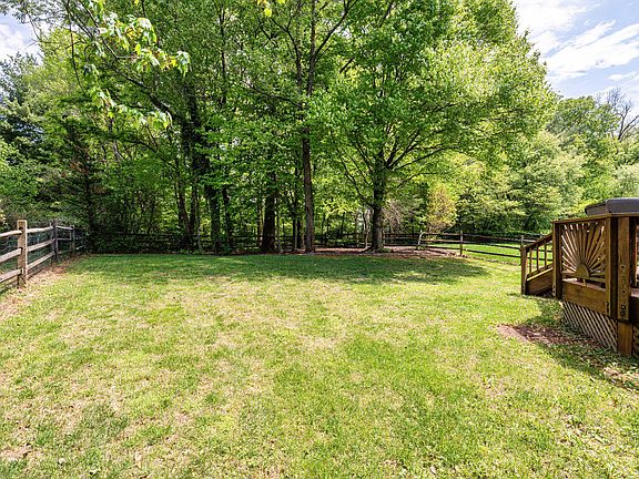 5th image of 20600 Parkside Cir