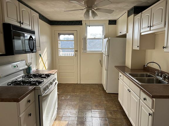 3rd image of 1414 Bellaire Pl