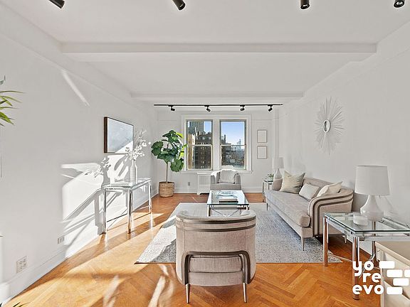 2nd image of 12 W 96th St APT 15C