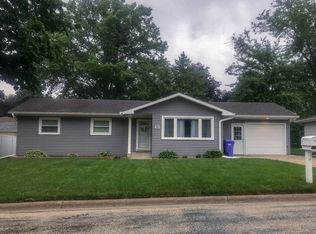 1811 2nd Ave NW, Waverly, IA 50677